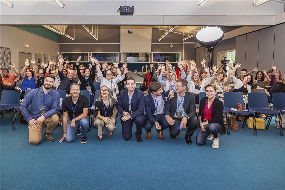 La salle de l'Indépendance Day, participants et intervenants réunis